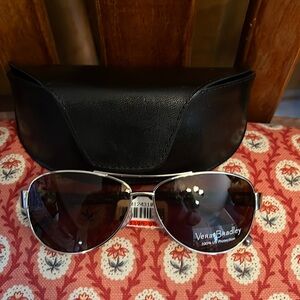 Vera Bradley Aviator Sunglasses “Portobello Road” NWT